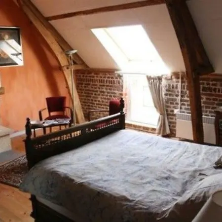 Au Mesnil Le Bas Bray 住宿加早餐酒店 3*